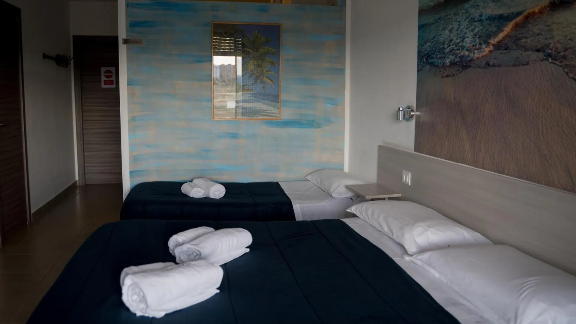 Coco'S Rooms Бари 0*,