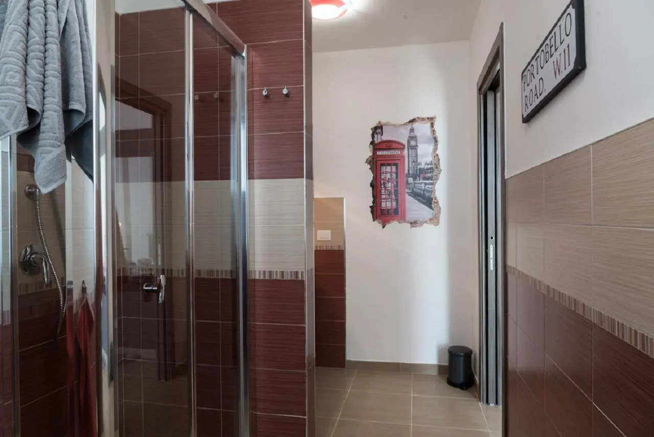 Coco'S Rooms Бари 0*,  Италия